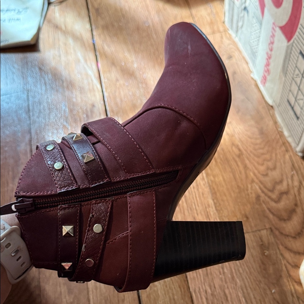 Jennifer Lopez Maroon Heeled Boots